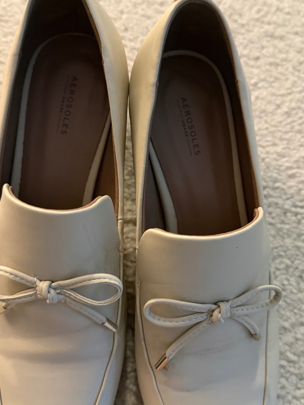 Aerosole Block heel leather pump